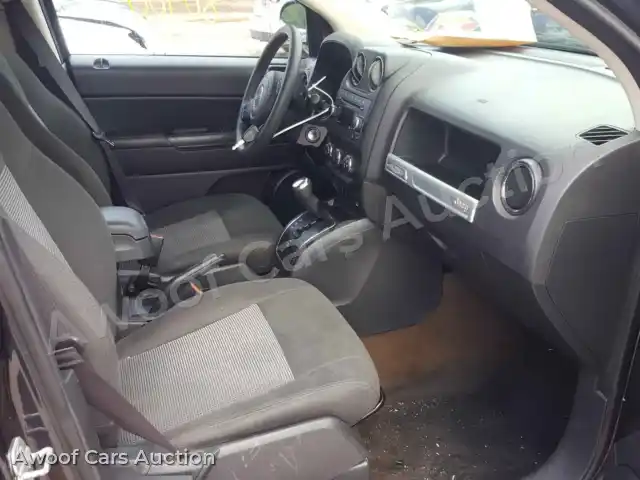 2016 Jeep Compass 1C4NJCBA8GD568624 — Copart auction photo 5