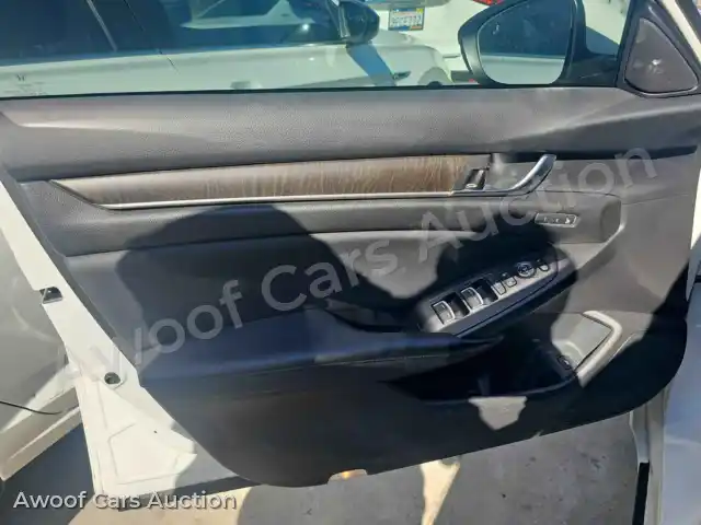 2018 Honda Accord 1HGCV3F57JA009195 — photo 17 de la vente Manheim