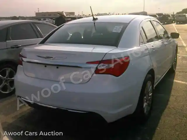 2014 Chrysler 200 1C3CCBAB0EN206790 — Manheim auction photo 2