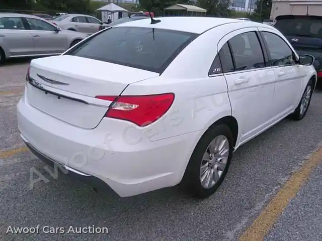 2014 Chrysler 200 1C3CCBAB0EN206790 — Manheim auction photo 2