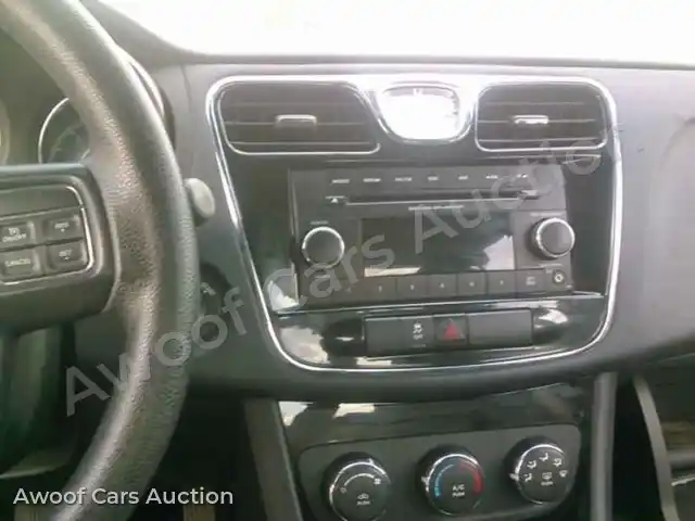 2014 Chrysler 200 1C3CCBAB0EN206790 — Manheim auction photo 4