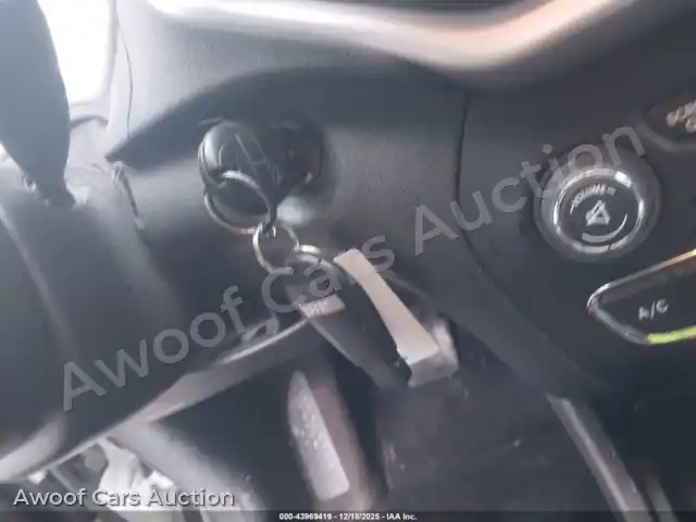 2017 Jeep Cherokee 1C4PJLAB7HW549135 — Iaai auction photo 11
