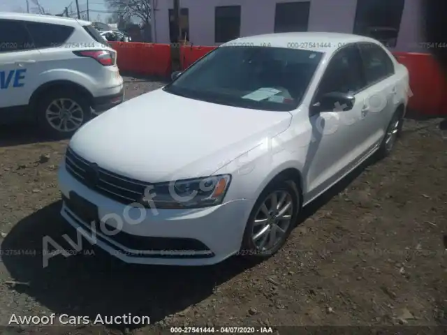 2015 Volkswagen Jetta 3VWD17AJ3FM344133 — photo 2 de la vente Iaai