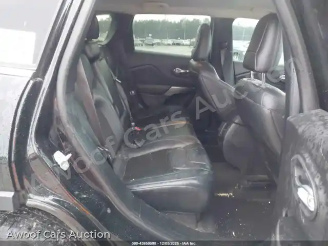 2020 Jeep Cherokee 1C4PJLLB8LD586132 — Iaai auction photo 8