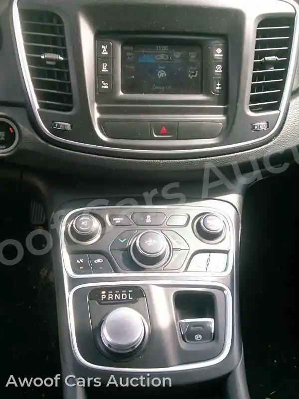2015 Chrysler 200 1C3CCCAB9FN603664 — Manheim auction photo 4