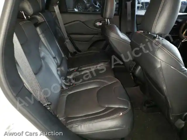 2017 Jeep Grand Cherokee 1C4PJLCS2HW503287 — photo 6 de la vente Copart