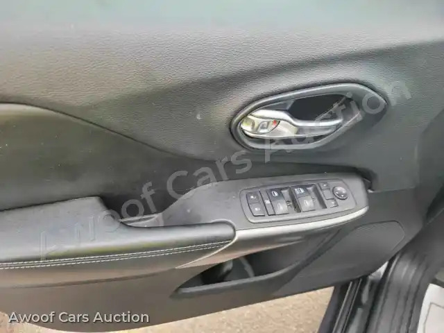 2019 Jeep Cherokee 1C4PJLCB7KD297564 — Manheim auction photo 17