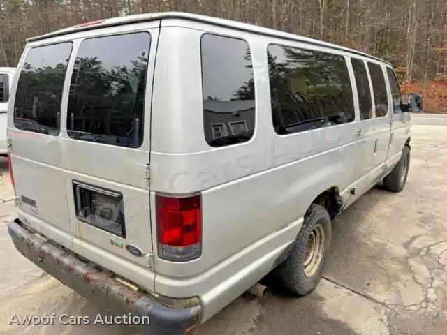 2011 Ford Econoline 1FBSS3BL3BDA40262 — Copart auction photo 4