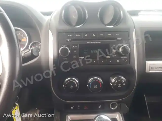 2017 Jeep Compass 1C4NJDEBXHD190219 — photo 9 de la vente Copart