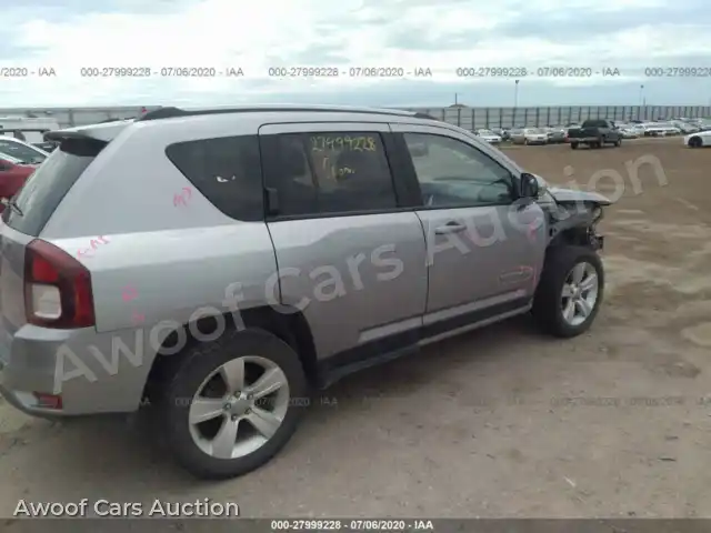2016 Jeep Compass 1C4NJDEB5GD588209 — Iaai auction photo 4