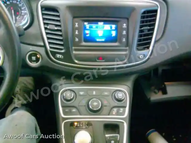 2015 Chrysler 200 1C3CCCAB4FN708161 — Manheim auction photo 4