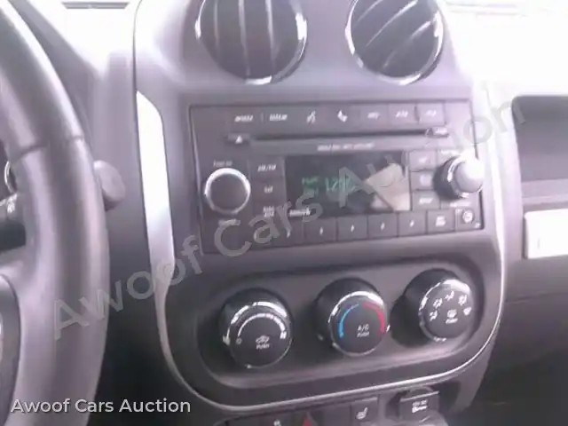 2014 Jeep Compass 1C4NJDEB8ED827104 — Manheim auction photo 4