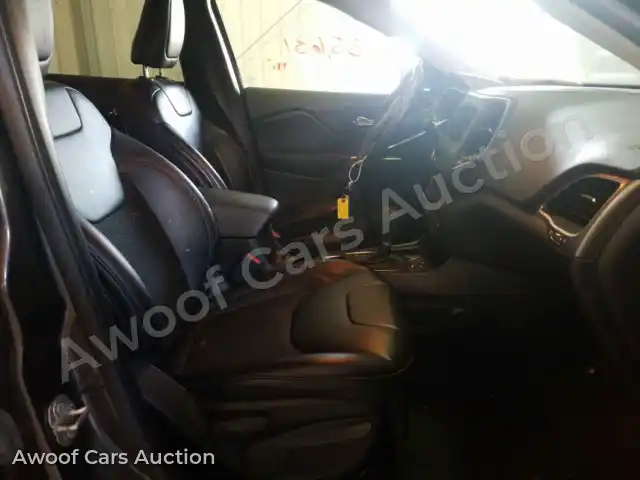2019 Jeep Cherokee 1C4PJLLB2KD308308 — Copart auction photo 5