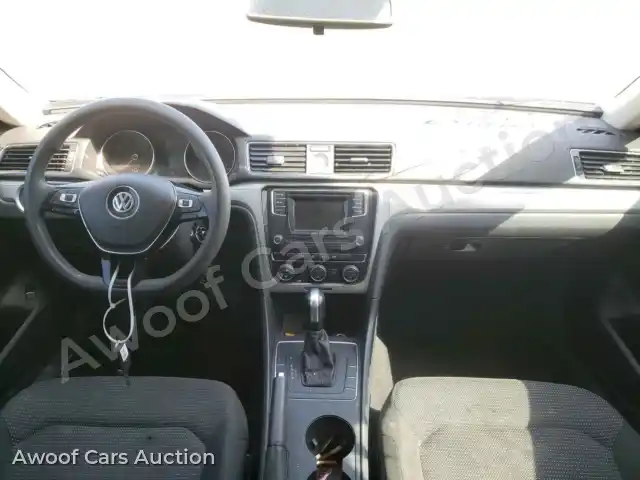 2016 Volkswagen Passat 1VWAT7A37GC011967 — photo 9 de la vente Copart