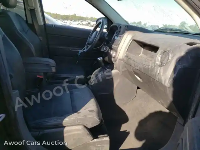 2012 Jeep Compass 1C4NJDCB4CD595004 — Copart auction photo 5
