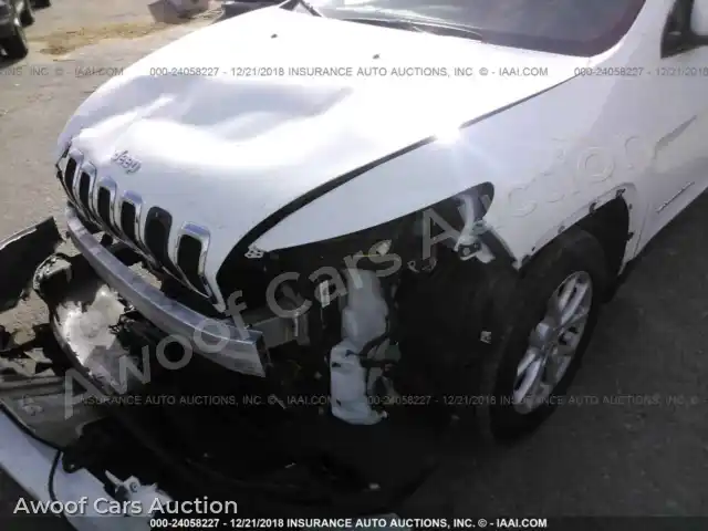 2016 Jeep Cherokee 1C4PJLCB6GW206649 — Iaai auction photo 6