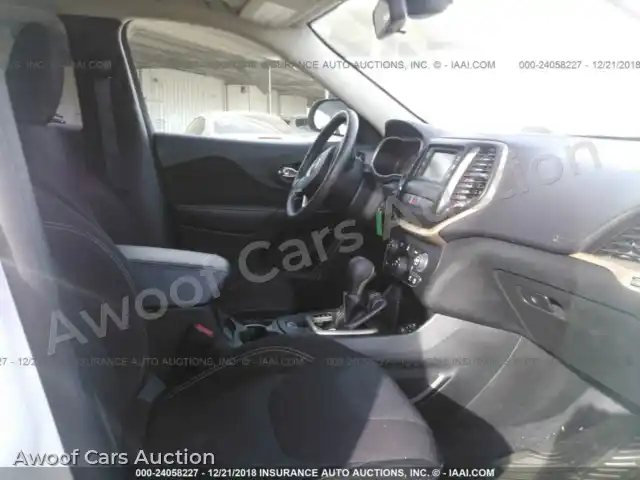 2016 Jeep Cherokee 1C4PJLCB6GW206649 — Iaai auction photo 5