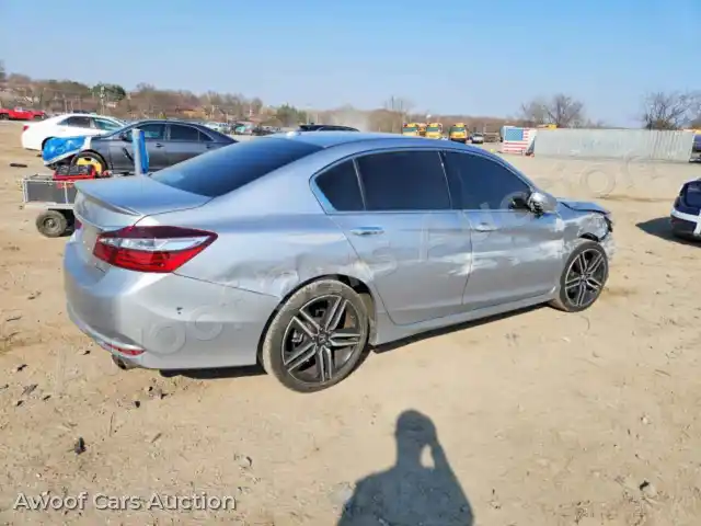 2017 Honda Accord 1HGCR3F92HA010661 — Copart auction photo 3