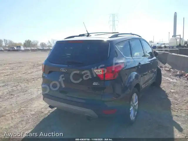 2019 Ford Escape 1FMCU9HD3KUB70843 — photo 4 de la vente Iaai