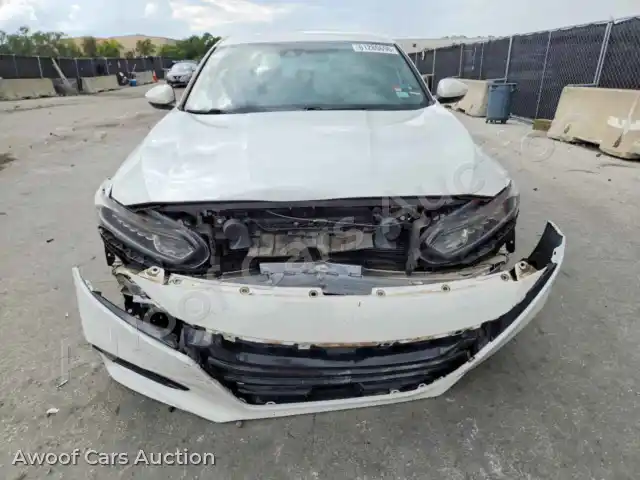 2018 Honda Accord 1HGCV1F32JA255557 — photo 5 de la vente Copart