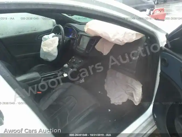 2015 Chrysler 200 1C3CCCBG7FN625706 — Iaai auction photo 5