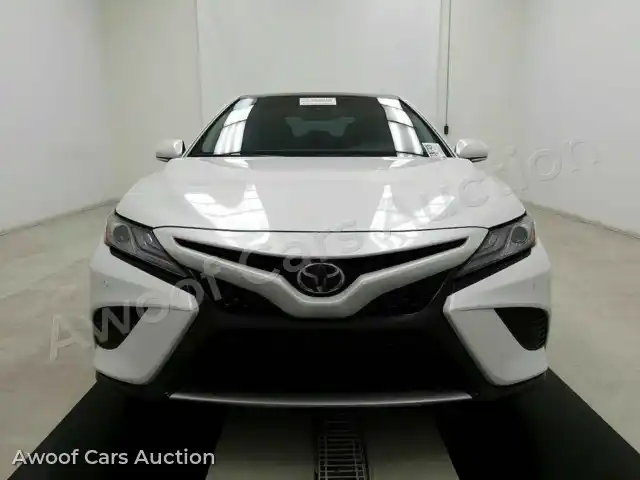 2018 Toyota Camry 4T1B61HK4JU064762 — Manheim auction photo 2