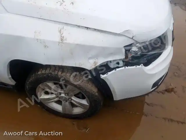 2017 Jeep Compass 1C4NJCBA7HD123972 — hoton gwanjo Copart na 9
