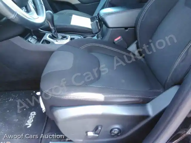 2017 Jeep Grand Cherokee 1C4PJLCB2HW604703 — Manheim auction photo 3
