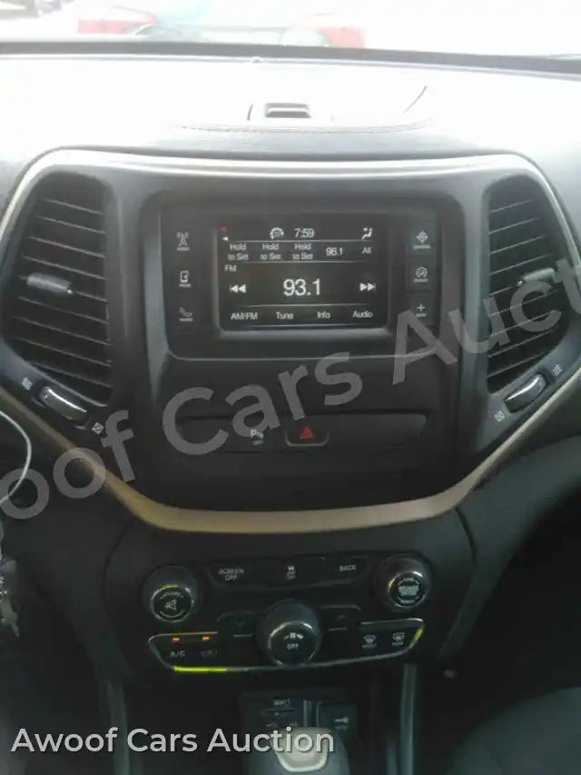 2017 Jeep Grand Cherokee 1C4PJLCB2HW604703 — Manheim auction photo 4