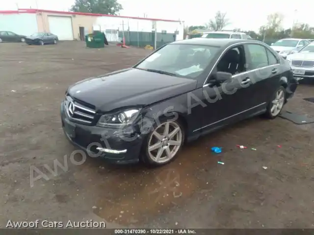 2013 Mercedes-Benz C-Class WDDGF8ABXDA840997 — Iaai auction photo 2