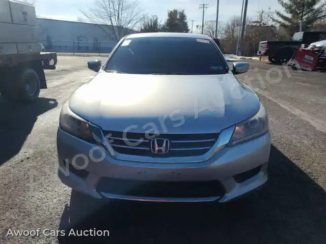 2015 Honda Accord 1HGCR2F32FA082334 — Manheim auction photo 2