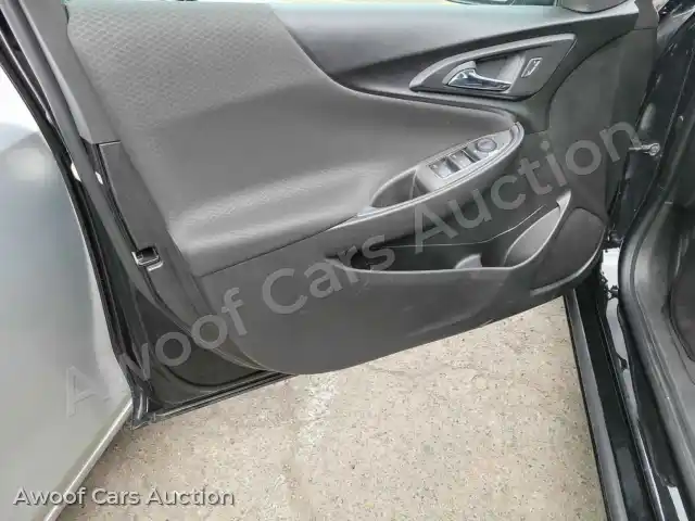 2019 Chevrolet Malibu 1G1ZD5STXKF166728 — photo 9 de la vente Manheim