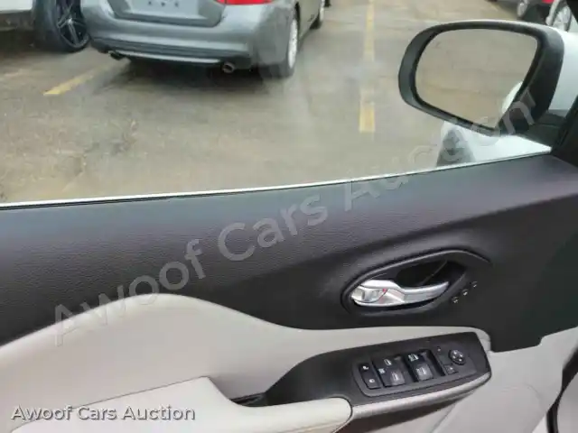 2019 Jeep Cherokee 1C4PJLDB1KD387310 — Manheim auction photo 9