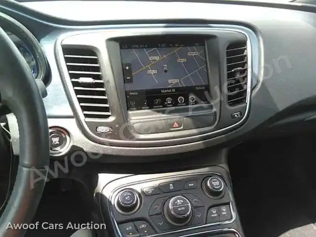 2015 Chrysler 200 1C3CCCBB1FN646796 — Manheim auction photo 4