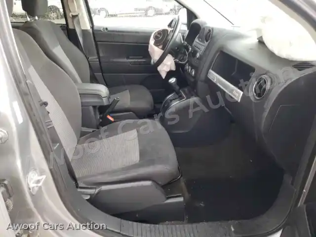 2016 Jeep Compass 1C4NJDBBXGD686978 — Copart auction photo 5