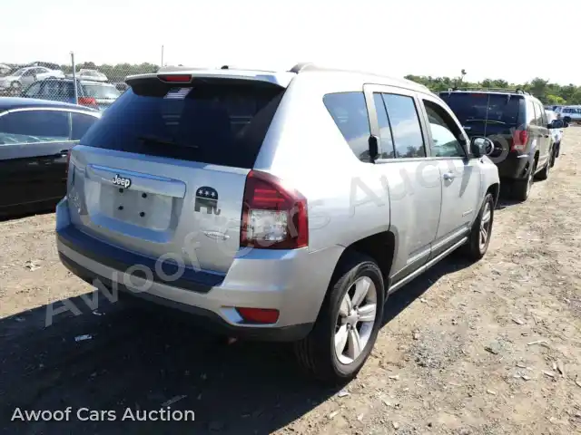 2016 Jeep Compass 1C4NJDEB0GD759013 — Copart auction photo 4