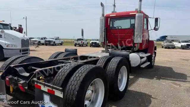 2002 Mack ALL Other 1M2AA18Y12W146890 — Copart auction photo 4
