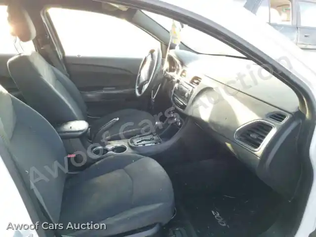 2014 Chrysler 200 1C3CCBAB7EN205295 — Copart auction photo 5
