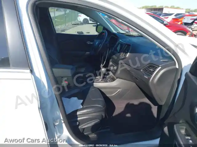 2019 Jeep Cherokee 1C4PJLLB8KD204115 — Iaai auction photo 5