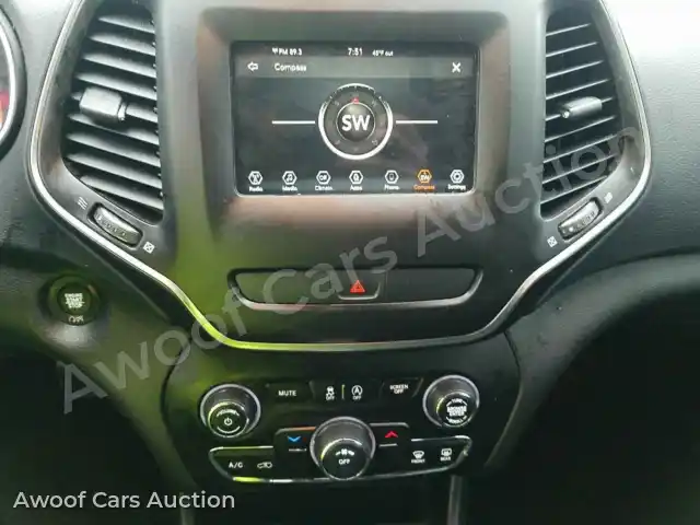2019 Jeep Cherokee 1C4PJLLB8KD204115 — Manheim auction photo 4