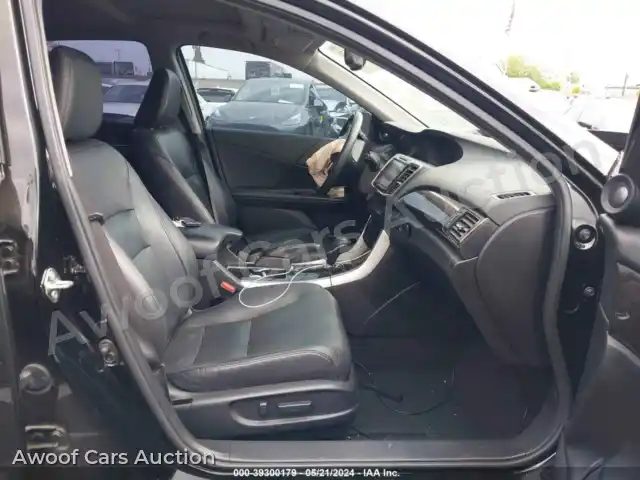 2017 Honda Accord 1HGCR3F94HA021208 — Iaai auction photo 5
