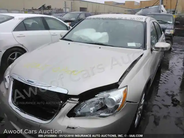 2014 Chrysler 200 1C3CCBAB2EN231156 — Iaai auction photo 2