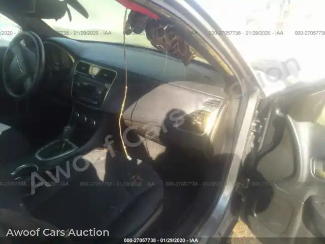 2013 Chrysler 200 1C3CCBABXDN669583 — photo 5 de la vente Iaai