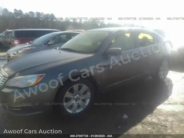 2013 Chrysler 200 1C3CCBABXDN669583 — photo 2 de la vente Iaai