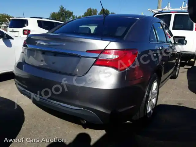 2013 Chrysler 200 1C3CCBABXDN669583 — photo 2 de la vente Manheim