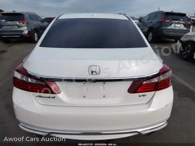 2016 Honda Accord 1HGCR3F01GA015463 — photo 16 de la vente Iaai