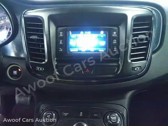 2015 Chrysler 200 1C3CCCBB3FN747533 — Manheim auction photo 4