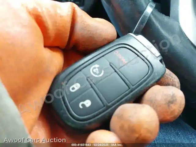 2018 Jeep Cherokee 1C4PJLLB3JD553228 — hoton gwanjo Iaai na 11