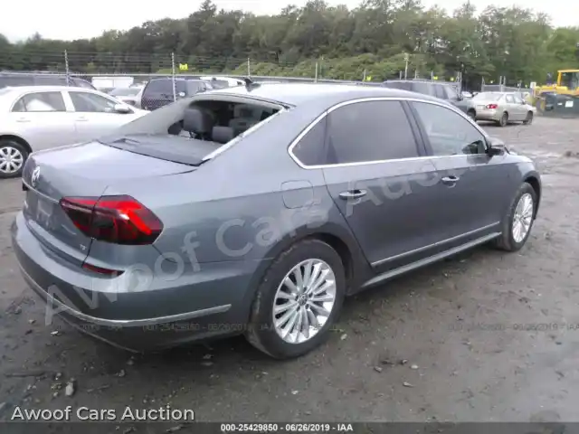 2017 Volkswagen Passat 1VWBT7A32HC023045 — photo 4 de la vente Iaai