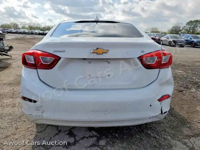 2017 Chevrolet Cruze 1G1BE5SM8H7236222 — photo 6 de la vente Copart
